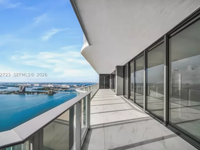4-bedroom condo for sale in Miami - 700 NE 24th St 4702 - MondialRealty