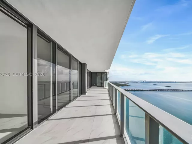 4-bedroom condo for sale in Miami - 700 NE 24th St 4702 - MondialRealty