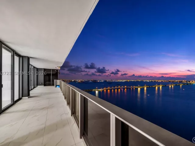 4-bedroom condo for sale in Miami - 700 NE 24th St 4702 - MondialRealty