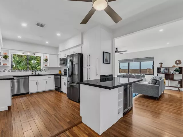 3-bedroom home for sale in Miami - 2220 SW 25th St - MondialRealty