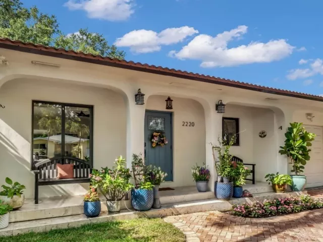 3-bedroom home for sale in Miami - 2220 SW 25th St - MondialRealty