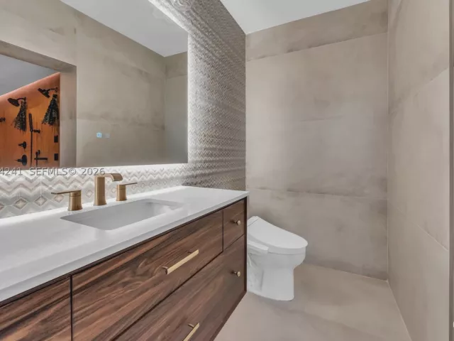 3-bedroom home for sale in Miami - 2220 SW 25th St - MondialRealty