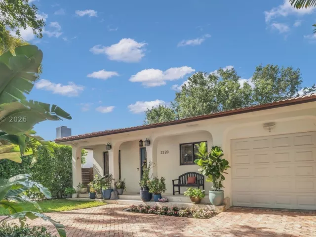 3-bedroom home for sale in Miami - 2220 SW 25th St - MondialRealty