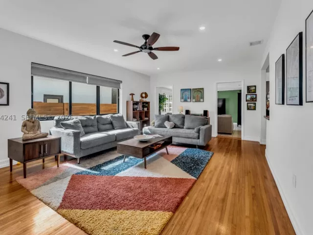 3-bedroom home for sale in Miami - 2220 SW 25th St - MondialRealty