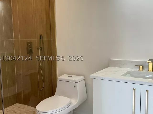 4-bedroom home for sale in Miami - 2315 NW 3rd St - MondialRealty