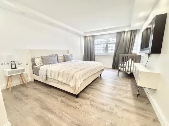 2-bedroom condo for rent in Hallandale Beach - 2030 S Ocean Dr 423 - MondialRealty