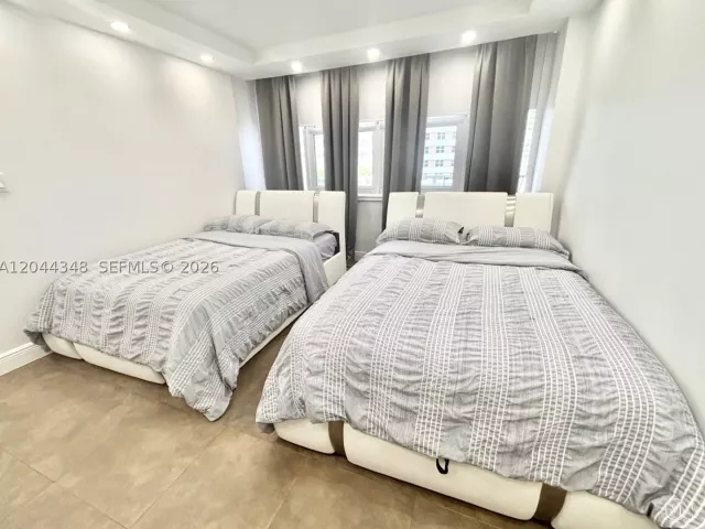 2-bedroom condo for rent in Hallandale Beach - 2030 S Ocean Dr 423 - MondialRealty