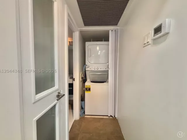 2-bedroom condo for rent in Hallandale Beach - 2030 S Ocean Dr 423 - MondialRealty