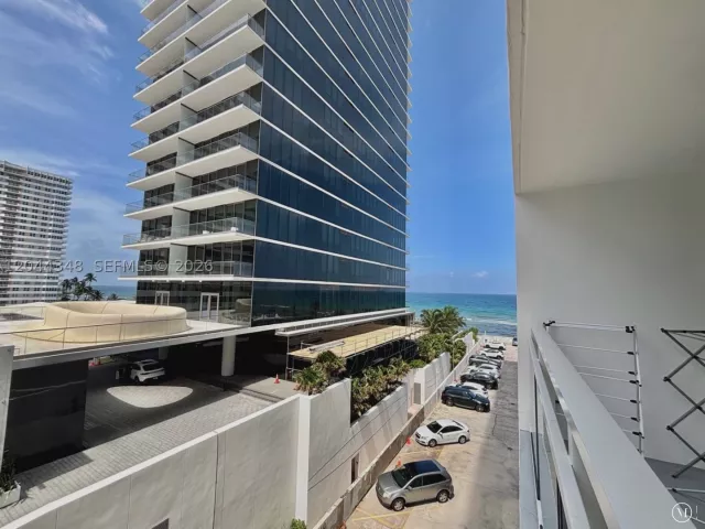 2-bedroom condo for rent in Hallandale Beach - 2030 S Ocean Dr 423 - MondialRealty