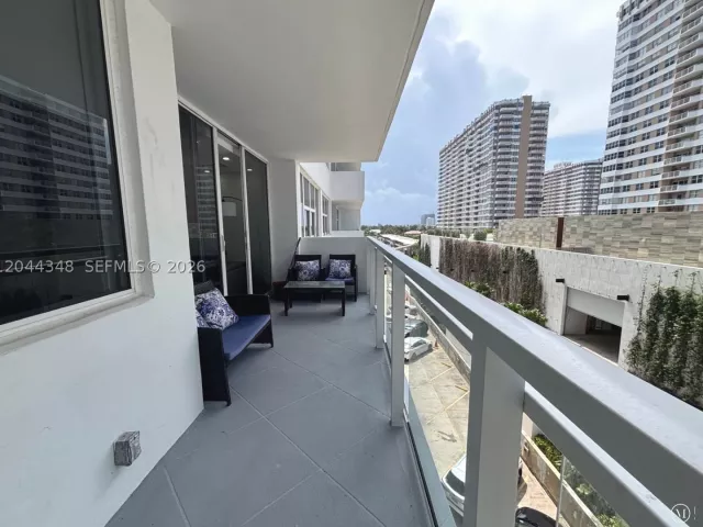 2-bedroom condo for rent in Hallandale Beach - 2030 S Ocean Dr 423 - MondialRealty