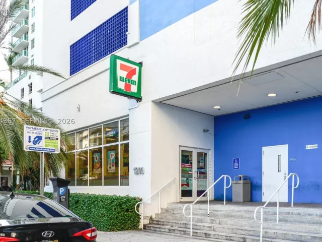1-bedroom condo for sale in Miami - 1200 Brickell Bay Dr 3614 - MondialRealty