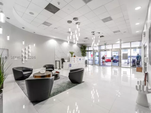 1-bedroom condo for sale in Miami - 1200 Brickell Bay Dr 3614 - MondialRealty