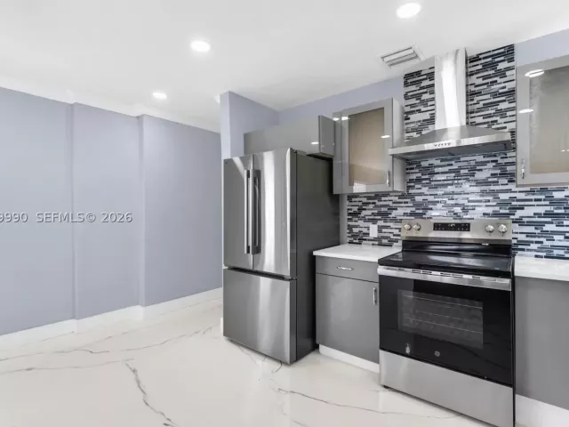4-bedroom home for rent in Miami Gardens - 1010 NW 196th St - MondialRealty