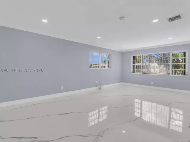 4-bedroom home for rent in Miami Gardens - 1010 NW 196th St - MondialRealty
