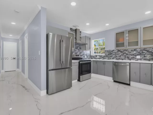 4-bedroom home for rent in Miami Gardens - 1010 NW 196th St - MondialRealty