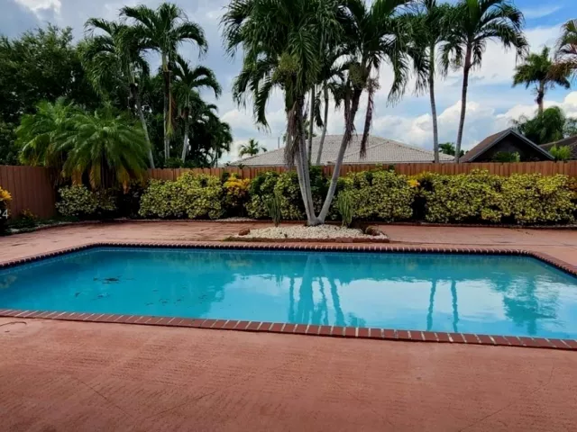 4-bedroom home for sale in Miami - 14817 SW 180th St - MondialRealty