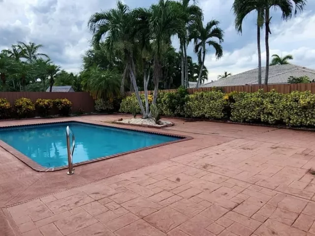 4-bedroom home for sale in Miami - 14817 SW 180th St - MondialRealty
