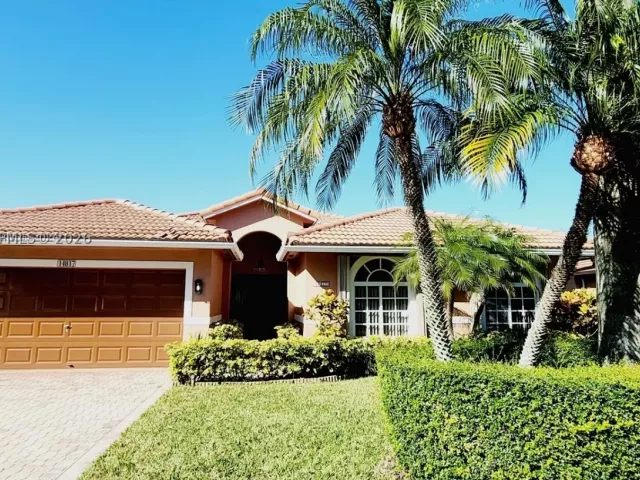 4-bedroom home for sale in Miami - 14817 SW 180th St - MondialRealty