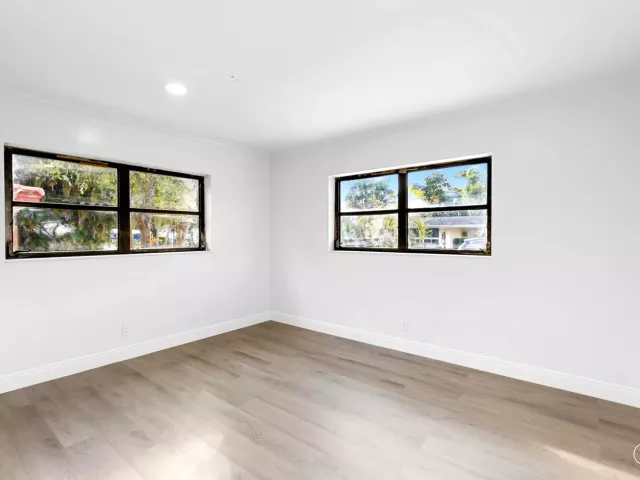 4-bedroom home for sale in Fort Lauderdale - 3313 SW 19th Street - MondialRealty