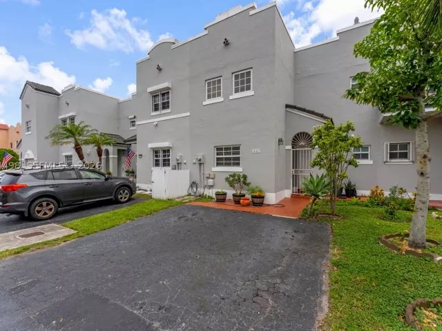2-bedroom home for sale in Miami - 12427 NW 7th Ln - MondialRealty