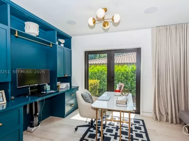 5-bedroom home for rent in Coral Gables - 1035 Catalonia ave - MondialRealty