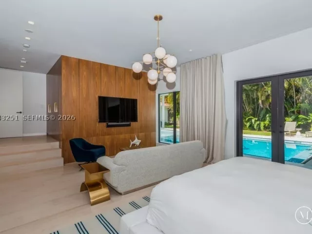 5-bedroom home for rent in Coral Gables - 1035 Catalonia ave - MondialRealty
