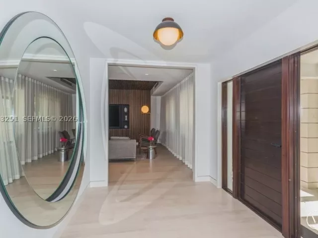 5-bedroom home for rent in Coral Gables - 1035 Catalonia ave - MondialRealty