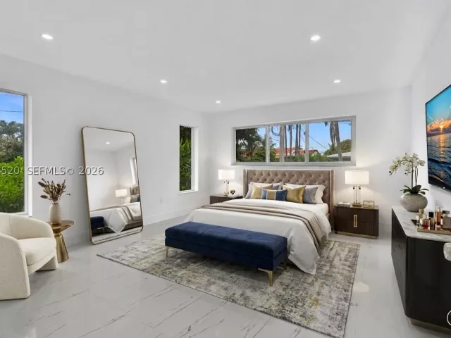 4-bedroom home for rent in Surfside - 8858 Harding Ave - MondialRealty