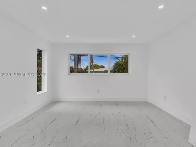4-bedroom home for rent in Surfside - 8858 Harding Ave - MondialRealty