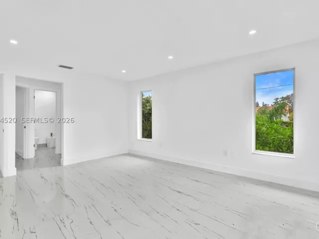 4-bedroom home for rent in Surfside - 8858 Harding Ave - MondialRealty