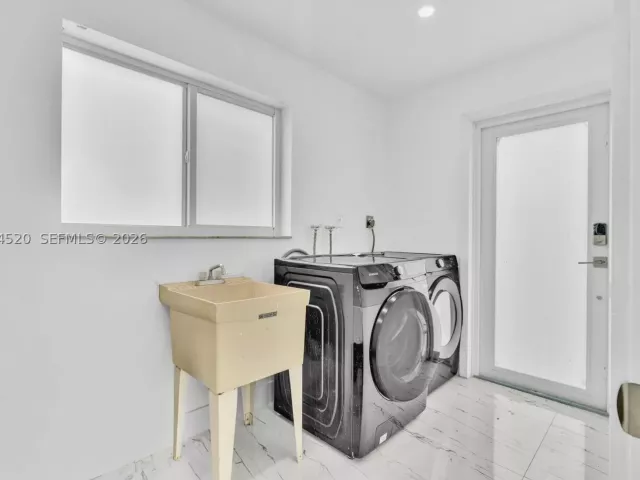4-bedroom home for rent in Surfside - 8858 Harding Ave - MondialRealty