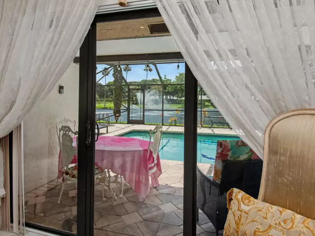 2-bedroom home for rent in Boca Raton - 9708 Erica Court - MondialRealty