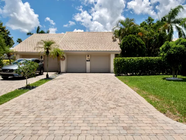 2-bedroom home for rent in Boca Raton - 9708 Erica Court - MondialRealty
