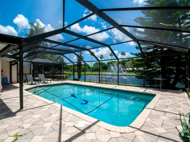 2-bedroom home for rent in Boca Raton - 9708 Erica Court - MondialRealty