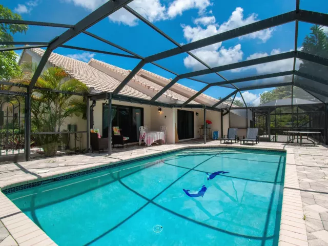 2-bedroom home for rent in Boca Raton - 9708 Erica Court - MondialRealty