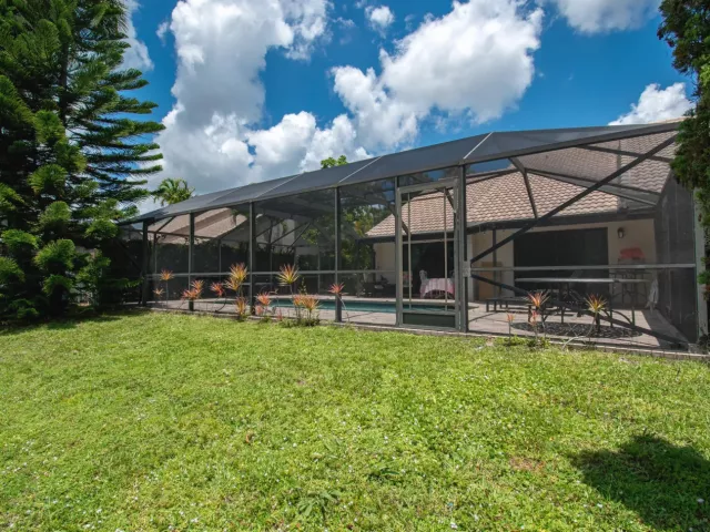 2-bedroom home for rent in Boca Raton - 9708 Erica Court - MondialRealty