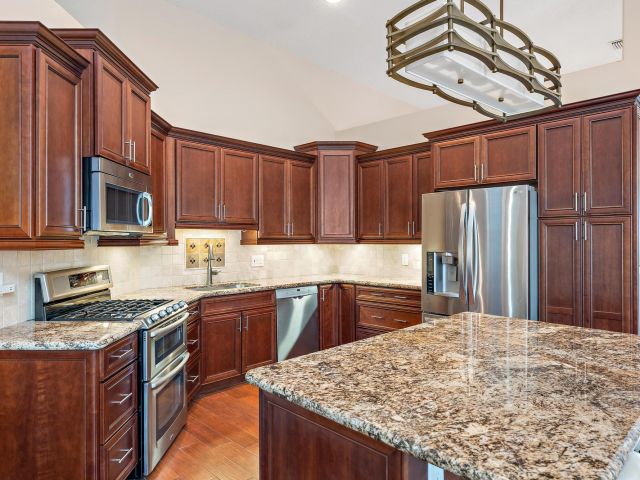 3-bedroom home for sale in West Palm Beach - 10350 Osprey Trace - MondialRealty