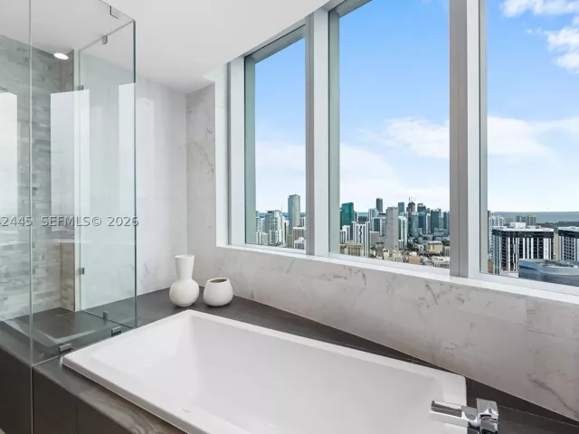 4-bedroom condo for sale in Miami - 851 NE 1st Ave 4912 - MondialRealty