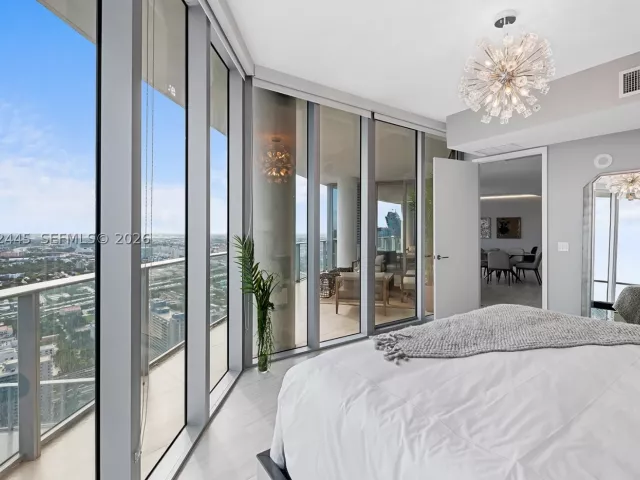 4-bedroom condo for sale in Miami - 851 NE 1st Ave 4912 - MondialRealty