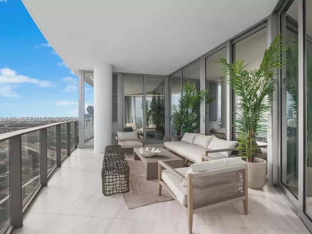4-bedroom condo for sale in Miami - 851 NE 1st Ave 4912 - MondialRealty