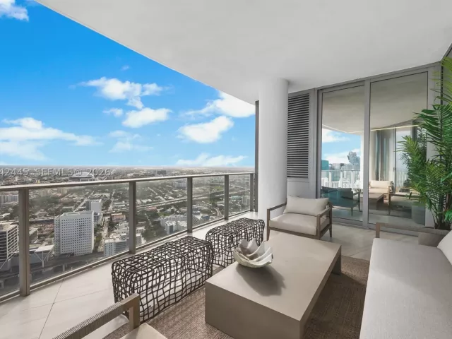 4-bedroom condo for sale in Miami - 851 NE 1st Ave 4912 - MondialRealty