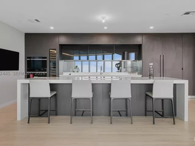 4-bedroom condo for sale in Miami - 851 NE 1st Ave 4912 - MondialRealty