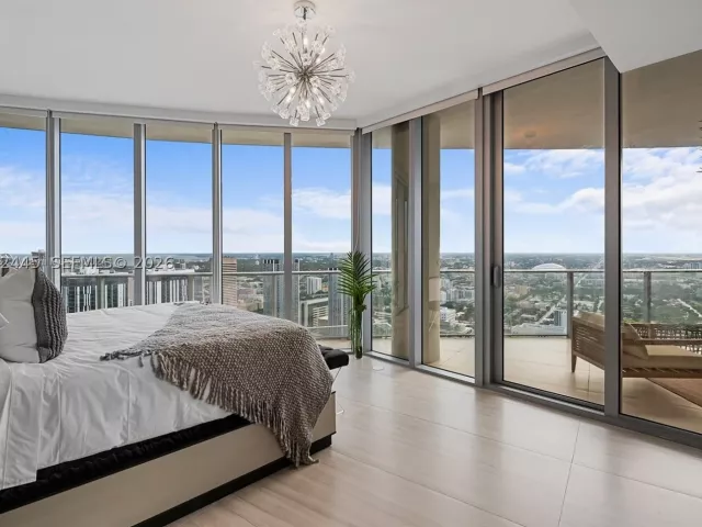 4-bedroom condo for sale in Miami - 851 NE 1st Ave 4912 - MondialRealty