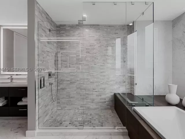 4-bedroom condo for sale in Miami - 851 NE 1st Ave 4912 - MondialRealty
