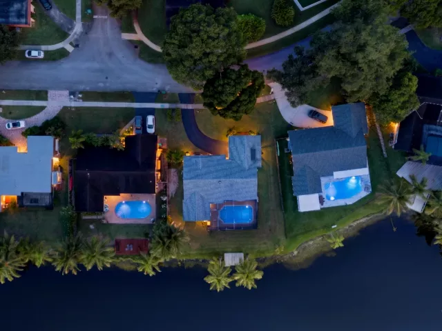 4-bedroom home for sale in Cooper City - 5152 SW 104th Avenue - MondialRealty