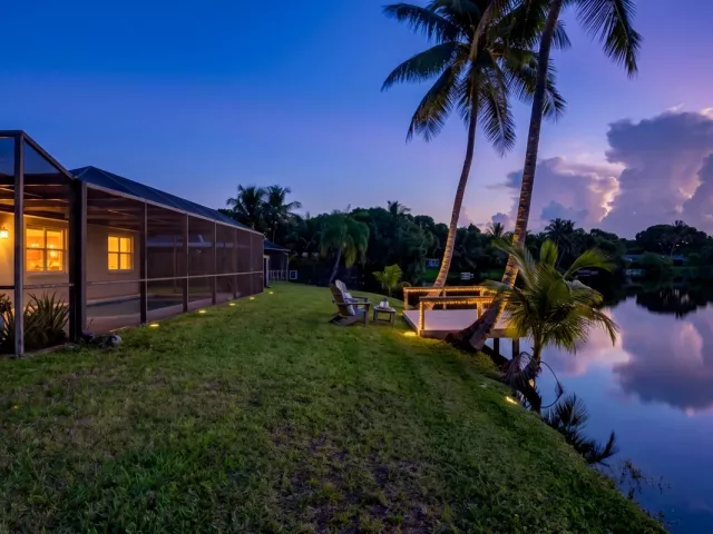 4-bedroom home for sale in Cooper City - 5152 SW 104th Avenue - MondialRealty