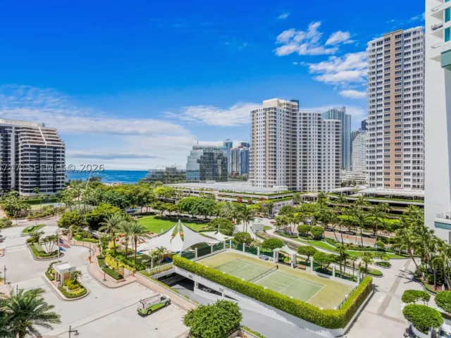 1-bedroom condo for sale in Miami - 888 Brickell Key Dr 1002 - MondialRealty