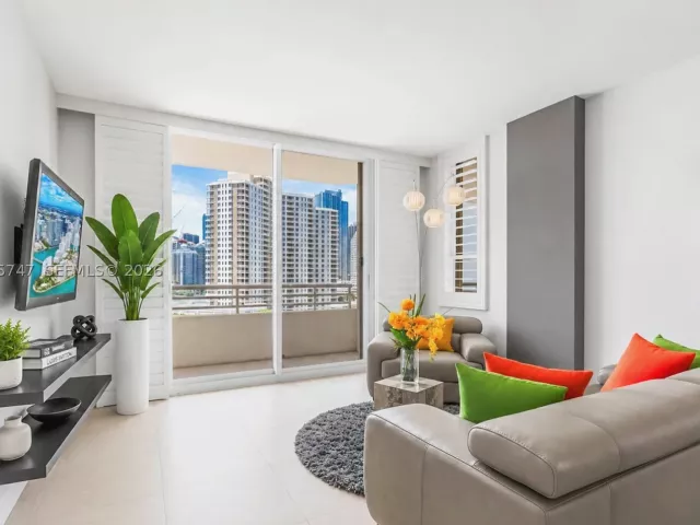 1-bedroom condo for sale in Miami - 888 Brickell Key Dr 1002 - MondialRealty