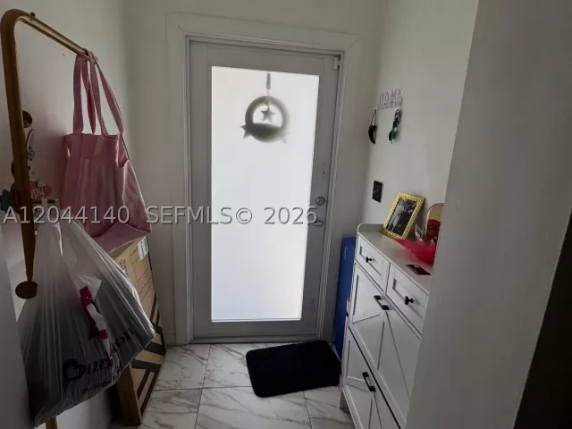 4-bedroom home for sale in Hollywood - 5851-5853 Fillmore St - MondialRealty