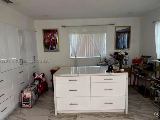4-bedroom home for sale in Hollywood - 5851-5853 Fillmore St - MondialRealty